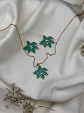 Flora Necklace Set